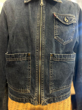 Load image into Gallery viewer, Levi's Washed Blue Denim zipper front Cropped Jacket
