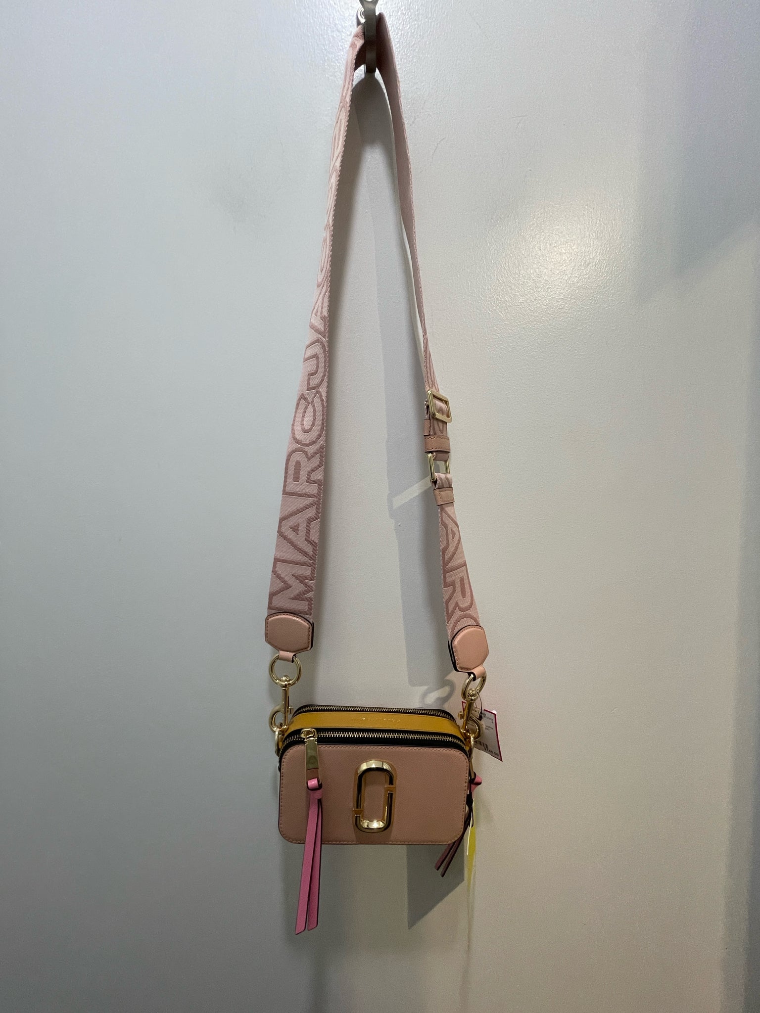 Marc Jacobs Rose Leather Logo Small W/logo strap Purse