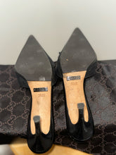Load image into Gallery viewer, GUCCI Black Cloth Kitten heel w/duster &amp; box, Size 37.5
