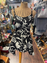 Load image into Gallery viewer, Krista Larson Grey &amp; White threaded detail waist tie detailed trim Top, Size One Size
