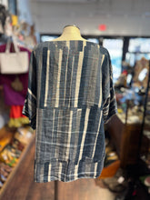 Load image into Gallery viewer, Susan Eastman blue, grey &amp; white striped Flowy pocket detail Top
