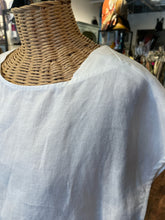 Load image into Gallery viewer, LVIR White Linen waist cinch Short sleeve Top, Size S
