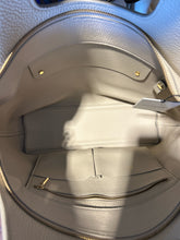 Load image into Gallery viewer, Cuyana Beige Leather Pebbled Size Large NWT! Purse
