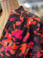 Load image into Gallery viewer, Go Silk Black &amp; Orange Silk Printed NWT! longsleeve Top, Size M
