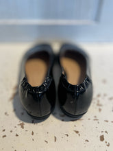 Load image into Gallery viewer, Bottega Veneta Black Patent Leather Size 39 Round Toe ballet flat Shoe
