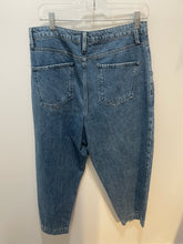 Load image into Gallery viewer, FRAME Blue Cotton Blend pleated barrel leg Jeans, Size 31
