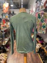 Load image into Gallery viewer, private 02 04 leaf green Cashmere Long sleeve Top, Size 2=M

