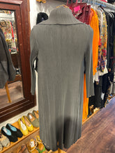 Load image into Gallery viewer, Goddess Gray Poly Crinkle long cut open front Jacket
