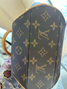 Louis Vuitton Brown Leather Monogram crossbody Purse