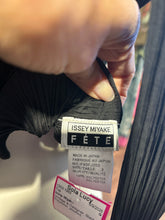 Load image into Gallery viewer, Issey Miyake Black Polyester pleated Longsleeve open neck Top, Size 3=L
