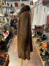 Load image into Gallery viewer, Vintage Brown Suede fur collar Coat, Runs Small, Size 8
