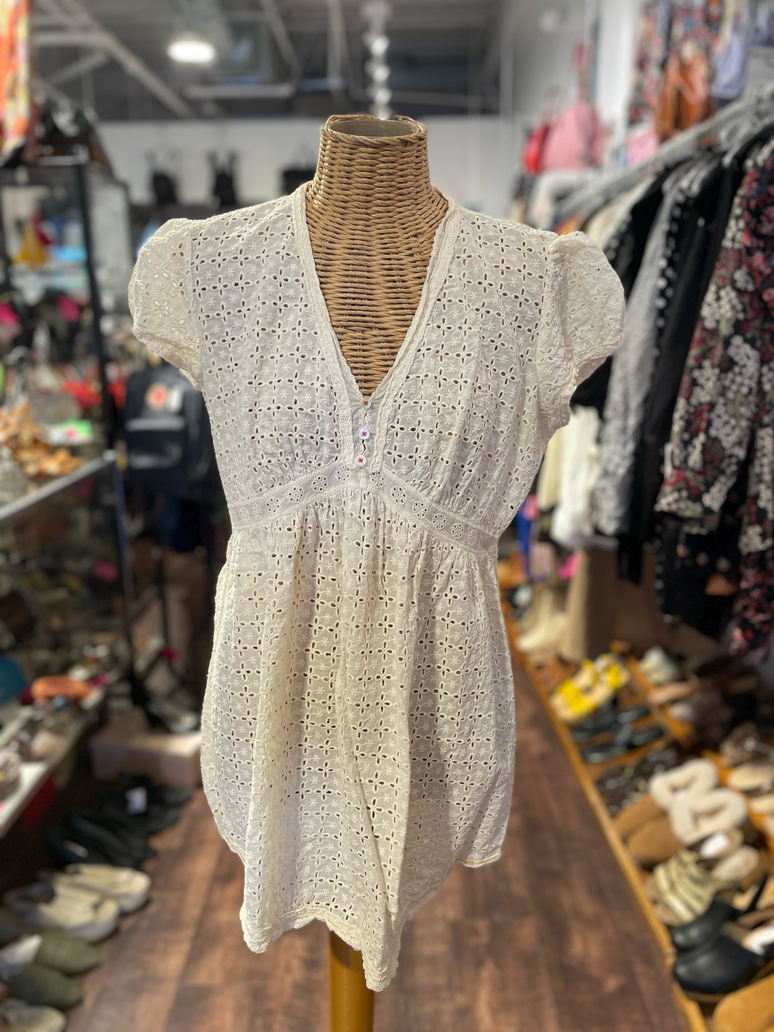 Johnny Was Beige Cotton eyelet v neck short sleeve Top, Size M