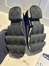 Load image into Gallery viewer, iRi Black &amp; White Shoe, Size 37

