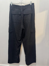 Load image into Gallery viewer, Vince Black Wide leg pant w/pockets, Size 8 NWT!
