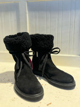 Load image into Gallery viewer, Aquatalia Black sherpa lined ankle boot, Size 7.5
