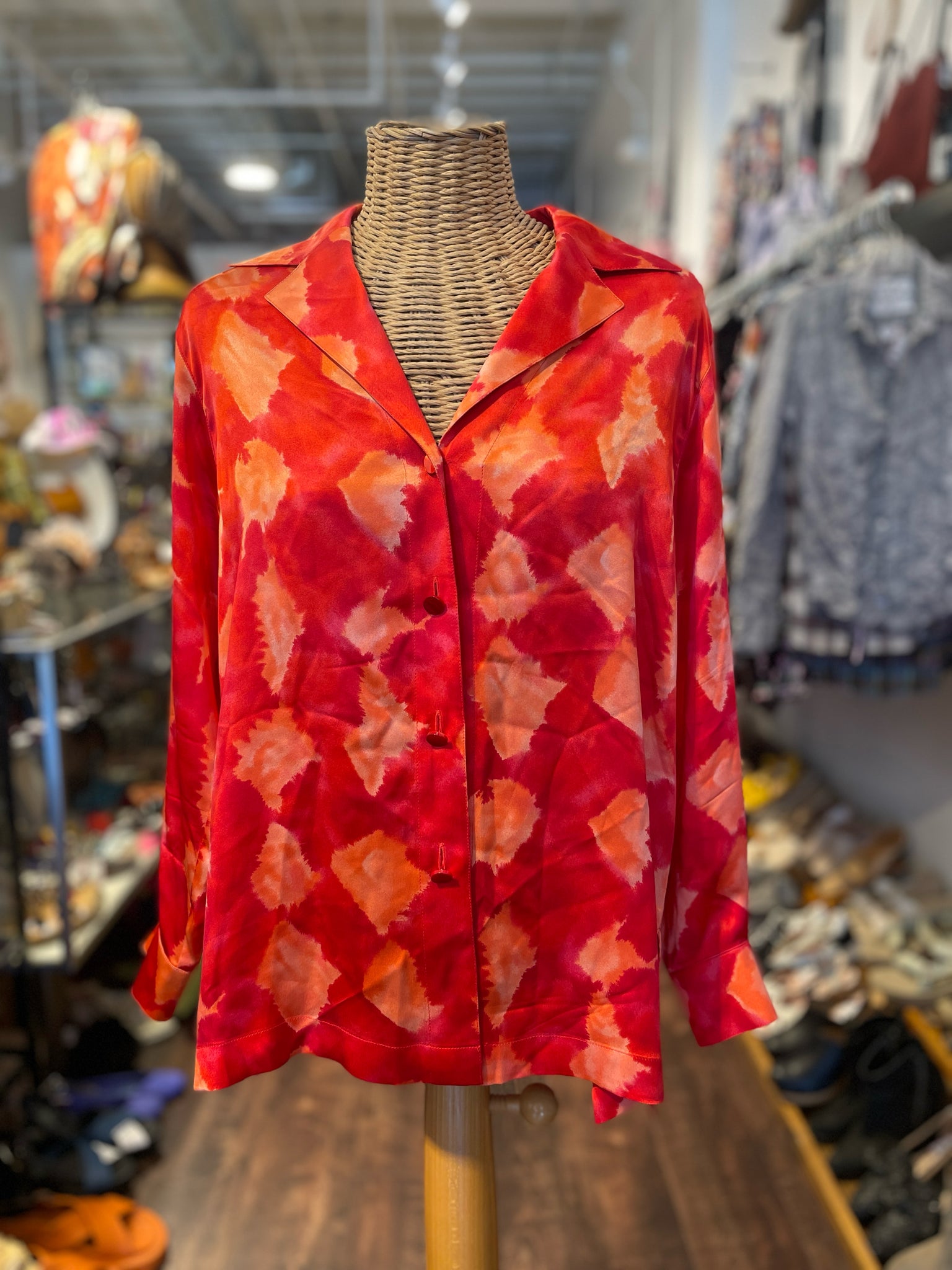 ESCADA Coral Silk button down longsleeve Top, Size 36