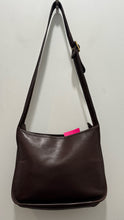 Load image into Gallery viewer, Vintage Coach Brown Leather Size Large turn lock clasp Purse
