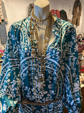 Load image into Gallery viewer, Carlo Zini gold &amp; white pearls Layered &amp; dramatic Necklace
