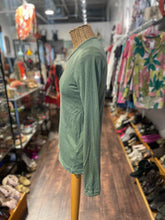 Load image into Gallery viewer, private 02 04 leaf green Cashmere Long sleeve Top, Size 2=M
