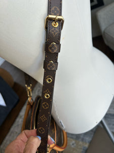 Louis Vuitton Brown Leather Monogram crossbody Purse