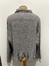 Load image into Gallery viewer, Cynthia Ashby white &amp; black button down Top, Size 1=Small
