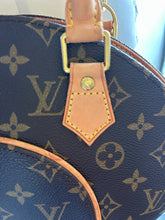 Load image into Gallery viewer, Louis Vuitton Brown Leather Monogram crossbody Purse
