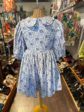 Load image into Gallery viewer, Selkie white/blue Cotton Blend Floral peter pan collar Dress, Size S
