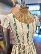 Load image into Gallery viewer, Vintage beige &amp; green Blend Floral Stripes button back Dress
