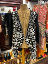 Load image into Gallery viewer, Heydari Black &amp; White LETTERING layering top Avant-Garde Top
