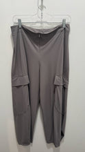 Load image into Gallery viewer, Porto Taupe Nylon Barrel pockets Pant
