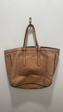 Load image into Gallery viewer, CHLOE Beige Leather Size Large Tote Purse
