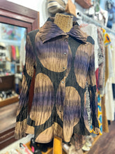 Load image into Gallery viewer, Babette black,purp &amp;bronze Poly Circle snap button longsleeve Top
