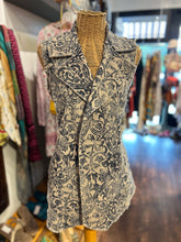 Load image into Gallery viewer, Sanctamuerte Navy and grey Cotton Floral Sleeveless Collar Top

