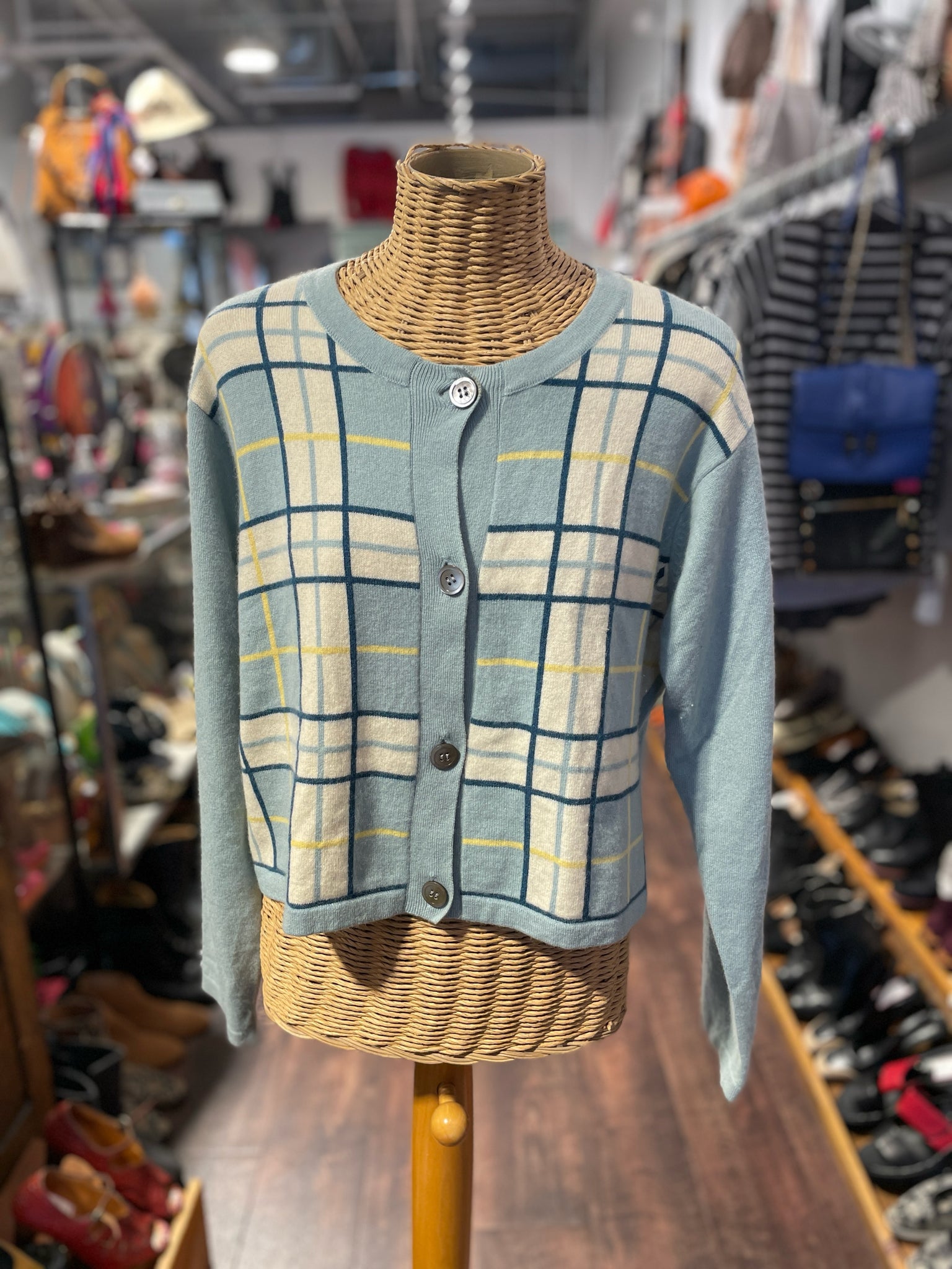 Pearls & Cashmere Grey Cashmere Plaid Longsleeve cropped Vintage Cardigan, Size L