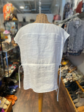 Load image into Gallery viewer, LVIR White Linen waist cinch Short sleeve Top, Size S
