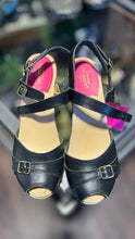 Load image into Gallery viewer, hasbeens Black w/wood heel clog sandal, Size 39
