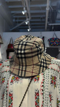 Load image into Gallery viewer, Burberry pink &amp; beige Leather Reversible bucket Hat, Size XS
