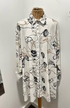 Load image into Gallery viewer, Comfy USA white/black Cotton Blend abstract floral Button up Dress, Size 1X
