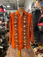Load image into Gallery viewer, Equipment Orange &amp; Black Silk Reptile Button up Top, Size XS
