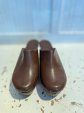 Load image into Gallery viewer, Cordani Walnut Leather Size 39 clog heel Shoe
