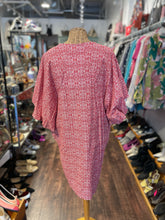 Load image into Gallery viewer, Ginger Red &amp; white Blend Paisley pockets Tunic, Size S/M
