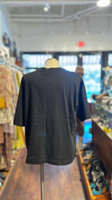Load image into Gallery viewer, Yoshi Kondo Black Cotton Abstract Short sleeve pocket detail Top
