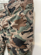 Load image into Gallery viewer, Nili Lotan army Cotton Camo Pant, Size 6
