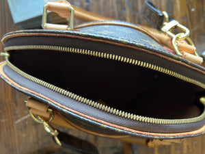 Louis Vuitton Brown Leather Monogram crossbody Purse