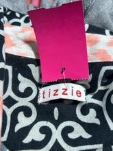 Load image into Gallery viewer, Tizzie Black &amp; White Cotton Midi raw hem 3/4 sleeve Dress
