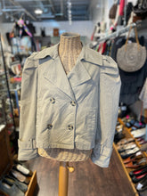 Load image into Gallery viewer, Avec Les Filles Tan Cotton &quot;trench look&quot; Cropped Jacket, Size M

