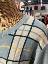 Load image into Gallery viewer, Pearls &amp; Cashmere Grey Cashmere Plaid Longsleeve cropped Vintage Cardigan, Size L
