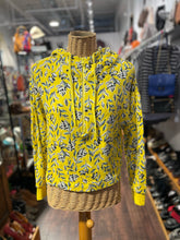 Load image into Gallery viewer, Alice + Olivia yellow &amp; white cotton &amp; viscose Floral Hooded cropped Sweater
