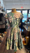 Load image into Gallery viewer, Ted Baker Green &amp; Pink Sateen Floral Short sleeve Dress, Size 4=XL
