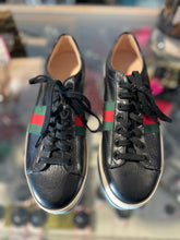 Load image into Gallery viewer, GUCCI Black &amp; White Leather platform sneaker Shoe, Size 37.5
